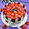 不用裱花的生日蛋糕——巧克力围边鲜草莓蛋糕